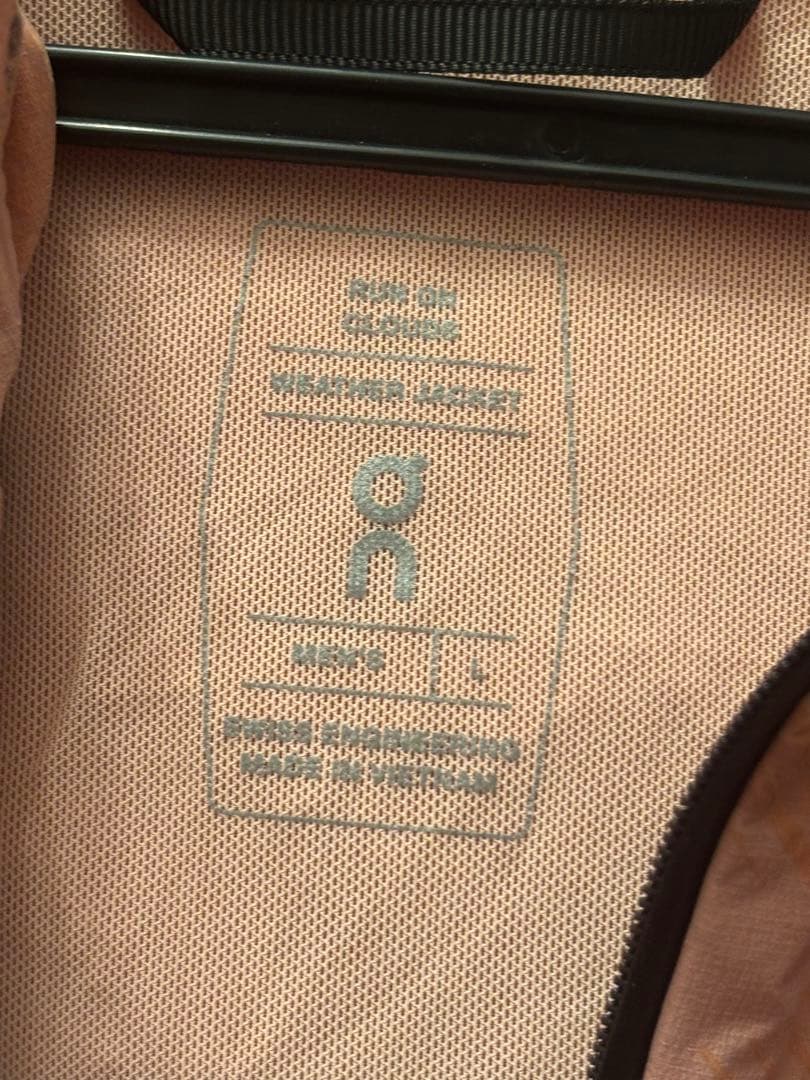 ON ウィンドブレーカー L