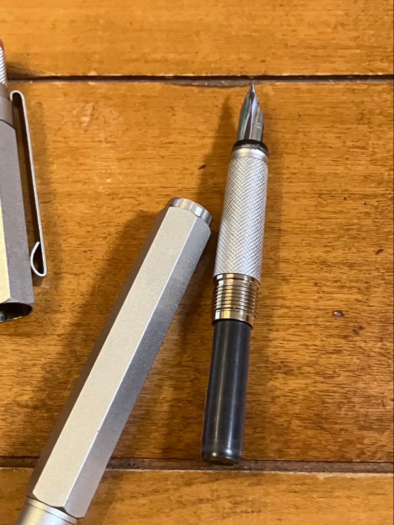 ロットリング600 万年筆 シルバー