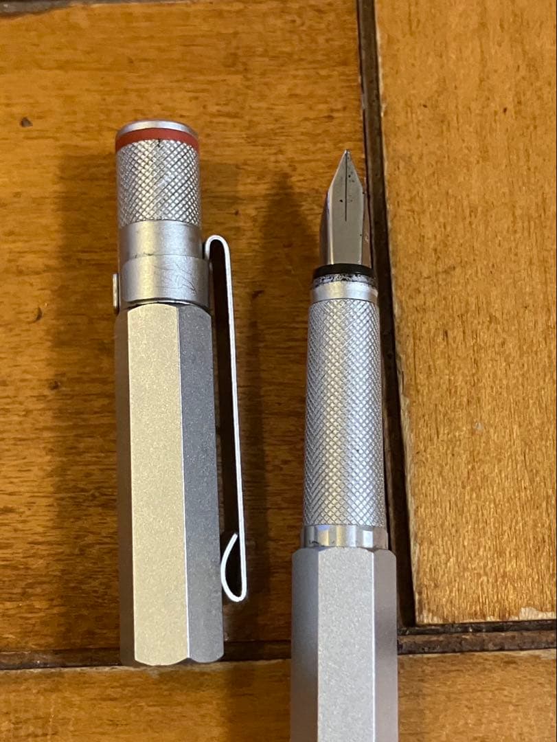 ロットリング600 万年筆 シルバー