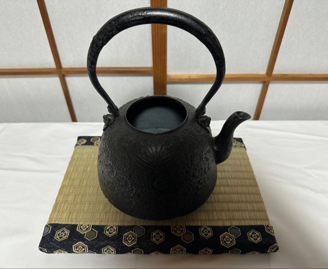 本番盛岡 薫山 南部鉄器 鉄瓶 南部型 桜 2.0リットル 新品未使用品