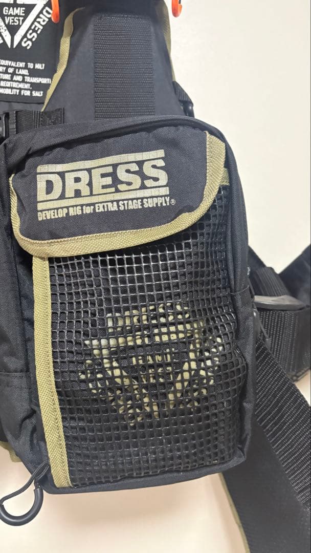 DRESS フローティングベスト