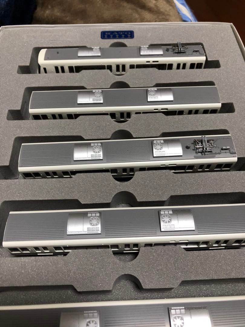 KATO 221系 直流近郊形電車 室内灯付き