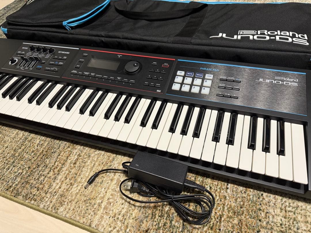 Roland JUNO-DS 61鍵 シンセサイザー　ブラック