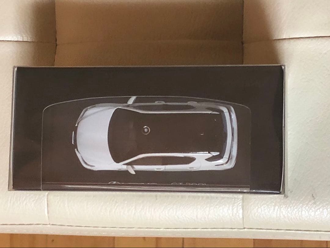 京商　Lexus CT200h Fスポーツ ミニカー 1/43
