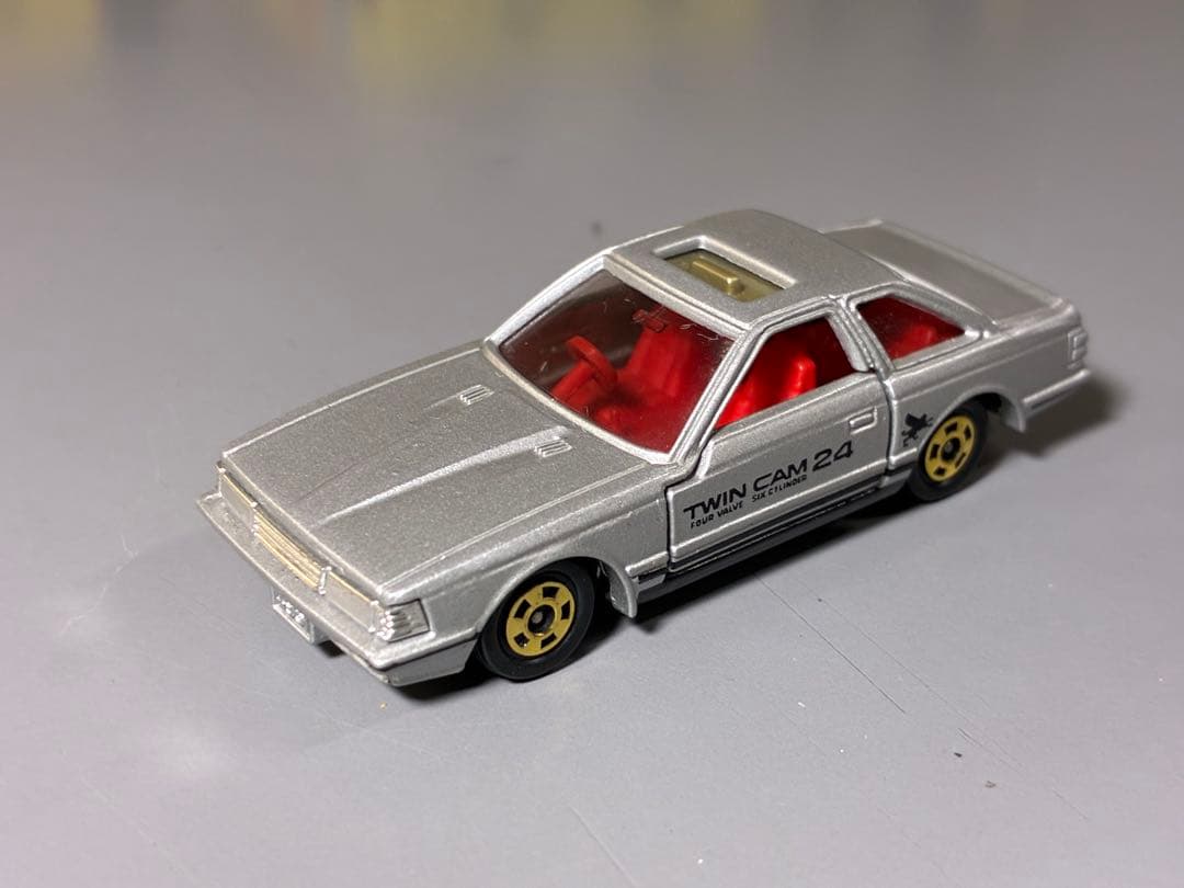 トミカ 日本製 ソアラ 2800GT