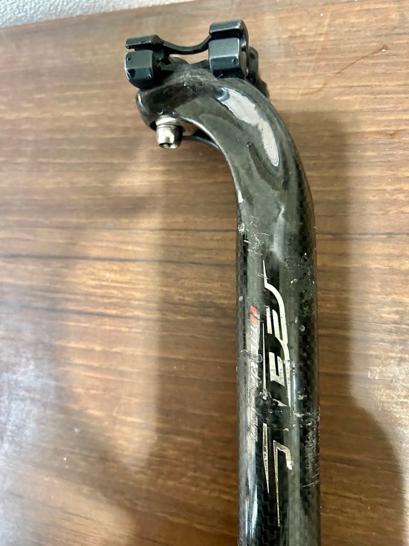 FELTフェルト【カーボンシートポスト】Z15カーボンロード付属品◆重量g