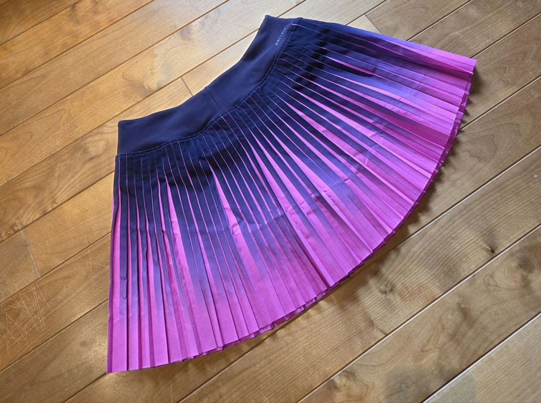 NIKE　ビクトリースコート(テニス　アドミラル　FILA　)