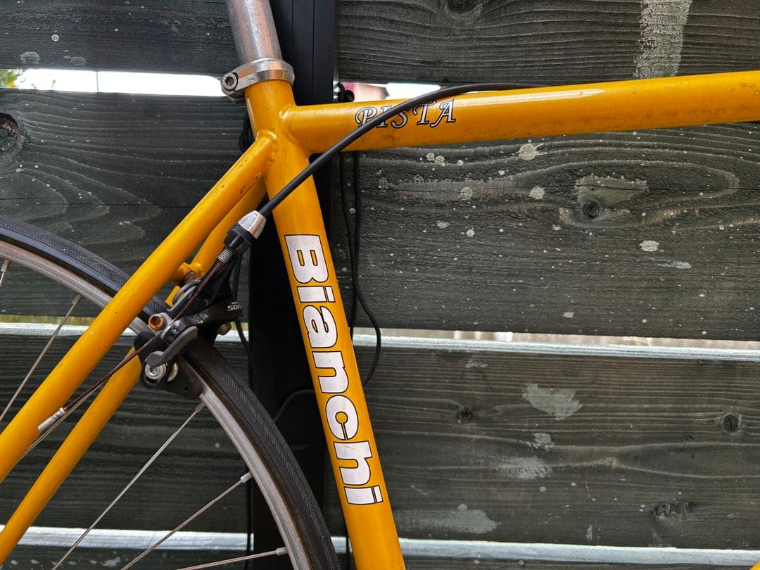 ビアンキピスタ　希少カラー　イエローピストバイク