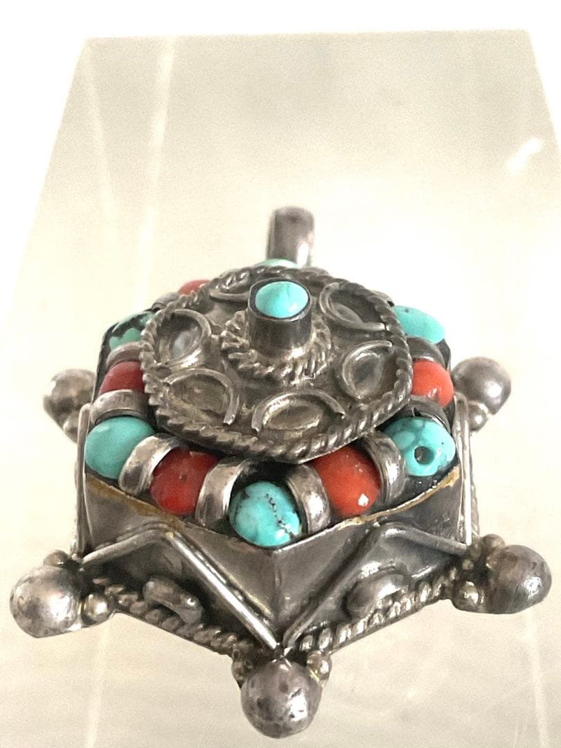 希少！チベット銀細工「トルコ石と山珊瑚」ペンダント・ヘッド/御守②