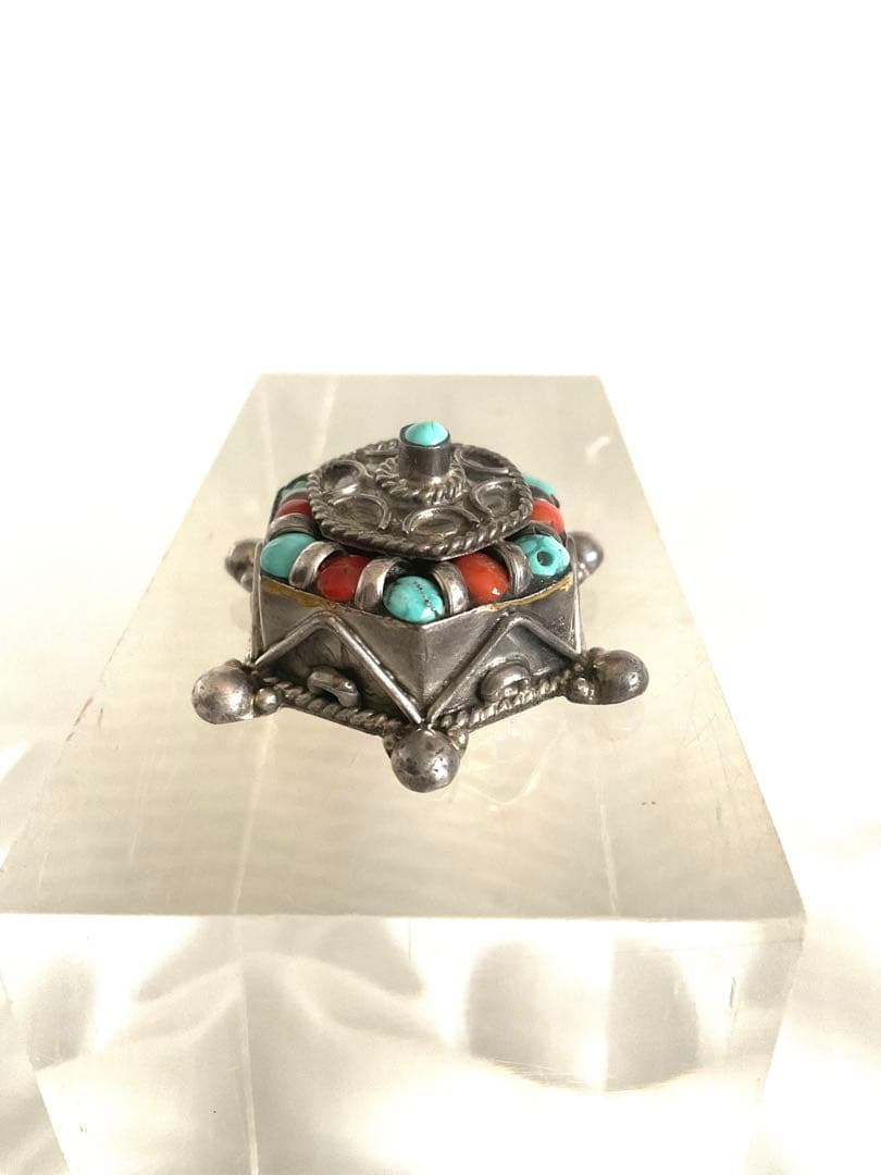 希少！チベット銀細工「トルコ石と山珊瑚」ペンダント・ヘッド/御守②