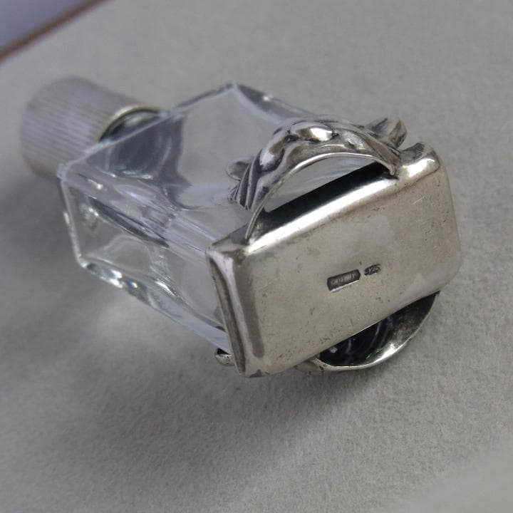 イタリア製 ビンテージ パフュームボトル シルバー925 猫の装飾 ネコ ねこ