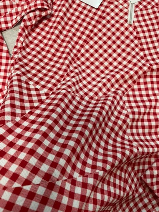 24,200円　赤白ギンガムチェック　長袖シャツ　ブラックアンドホワイトUVケア