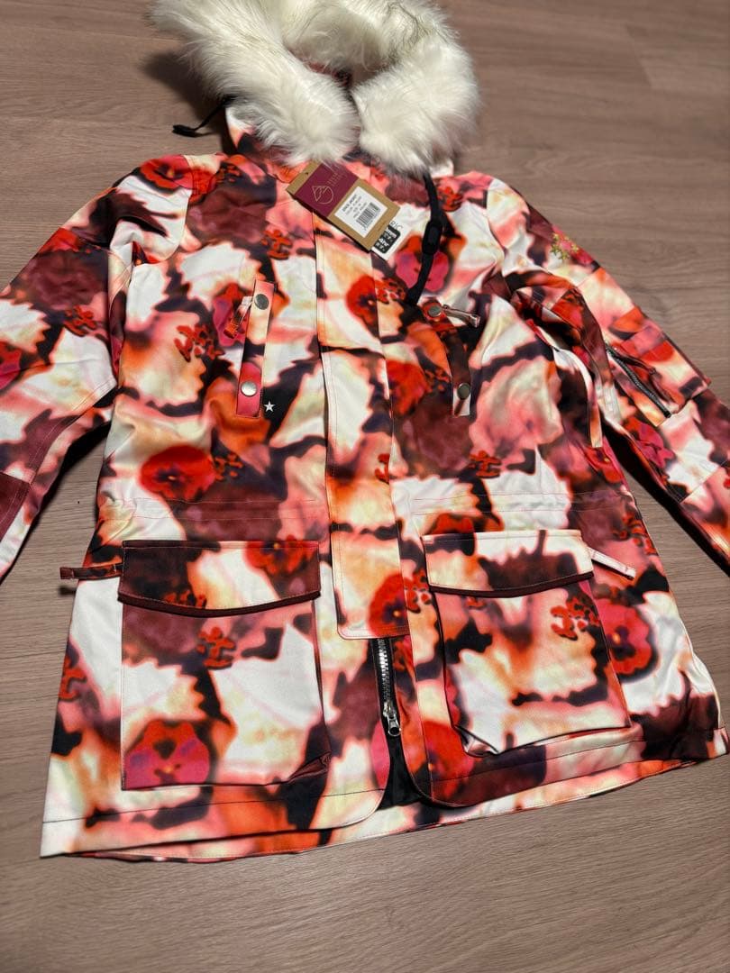 3万円　新品　フラワーパターン スノーボードウェア Mサイズ