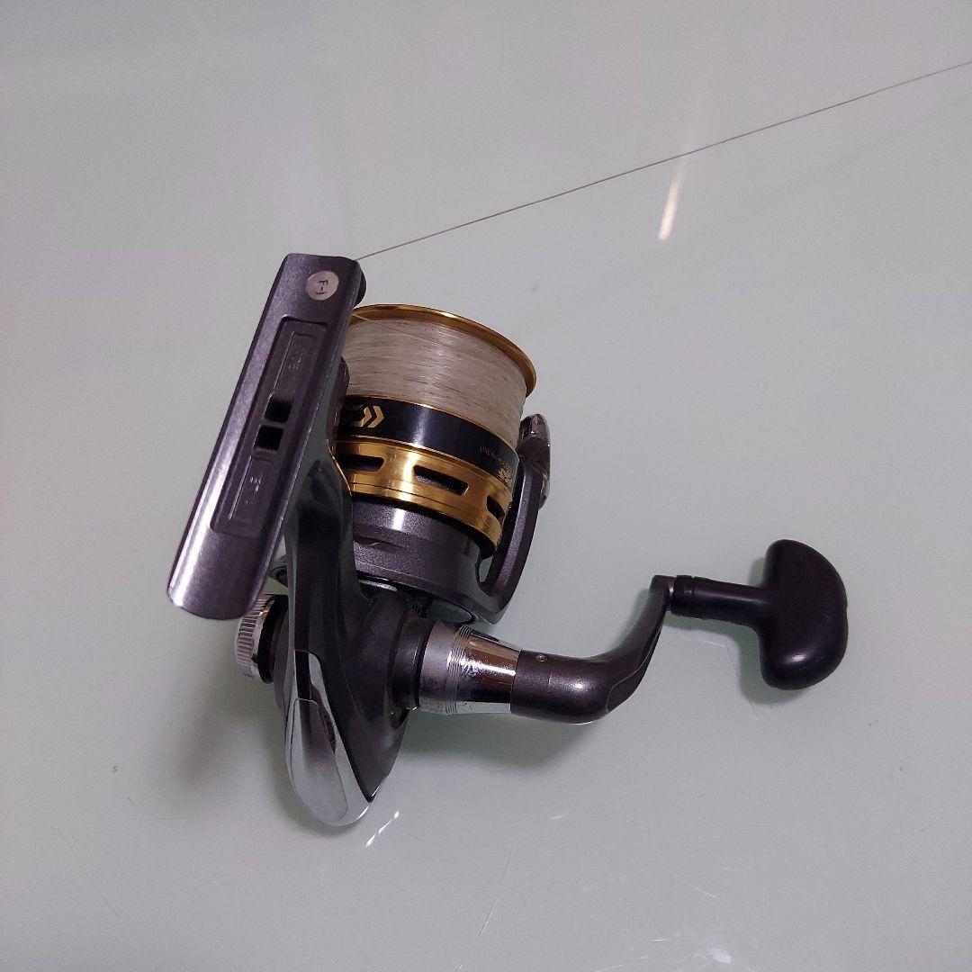 ダイワ　スピニングリール ブラック/ゴールド