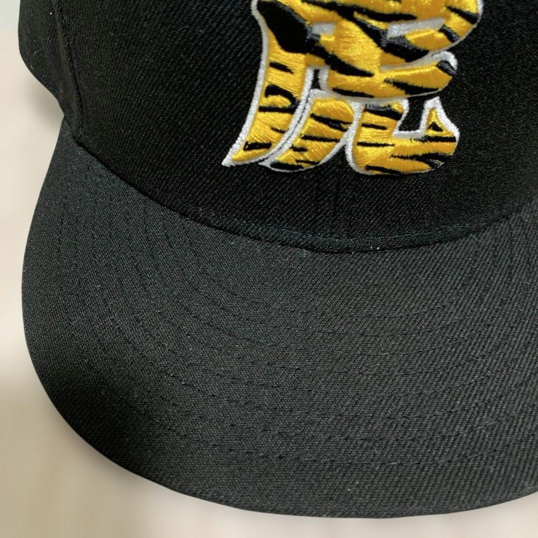 New Era ニューエラ 虎刺繍キャップ 虎文字 黒 阪神タイガース