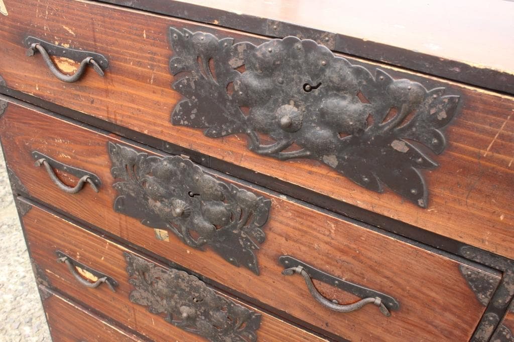 時代物 古い衣装箪笥 古民家 和風 骨董 時代箪笥 インテリア 古家具 古民具