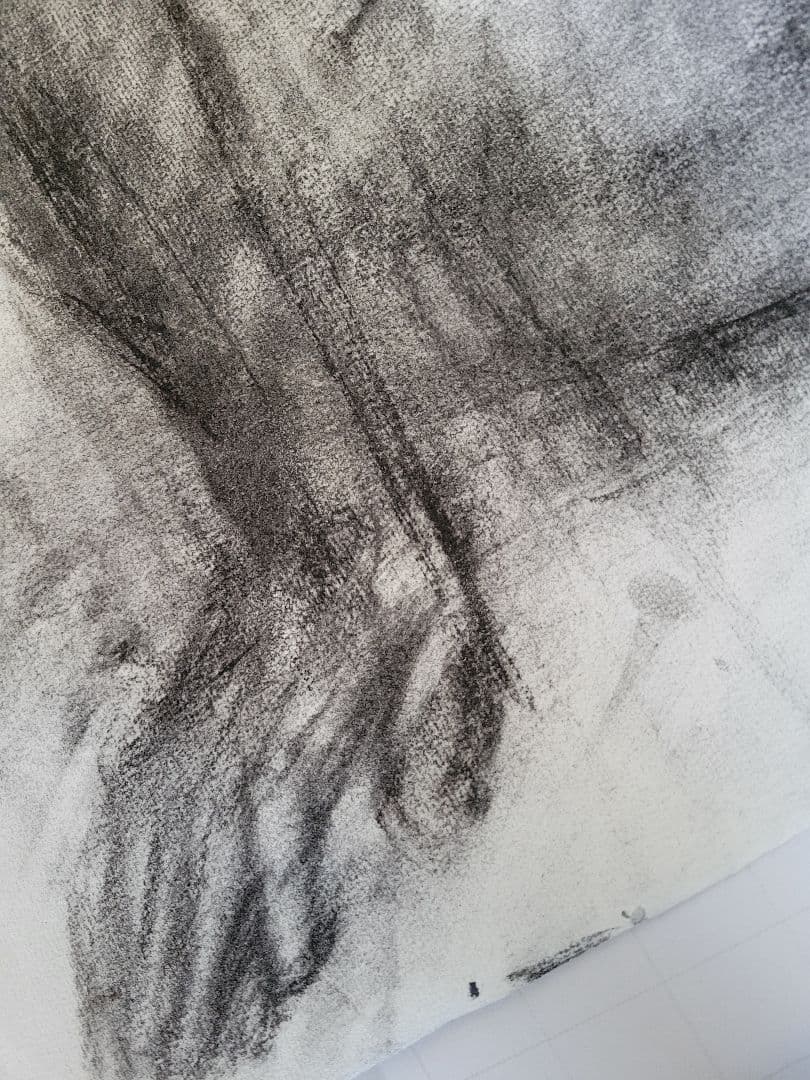 「裸婦」　木炭　木炭紙(50㎝×65㎝)