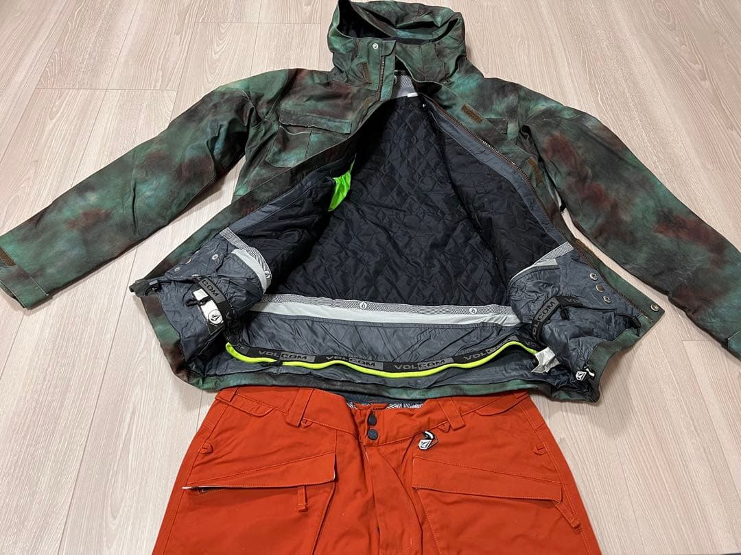 スノーボードウェア　ボルコムVOLCOM セット