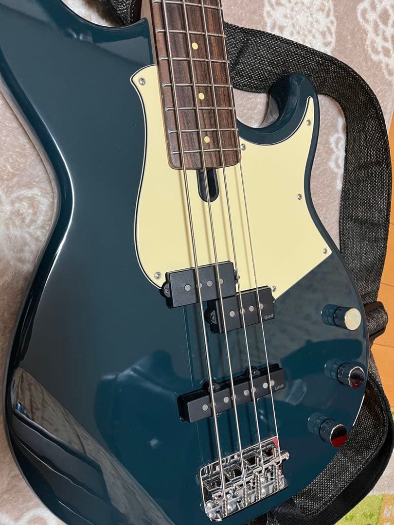美品　BB434/YAMAHA/エレキベース/Teal Blue