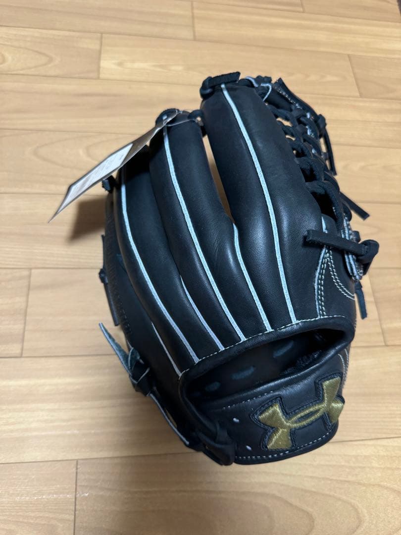 Under Armour 少年野球用　右投げグローブ　ブラック