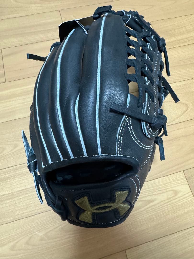 Under Armour 少年野球用　右投げグローブ　ブラック