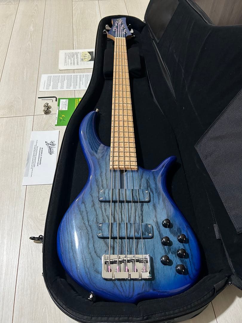 ベース F-bass BN5