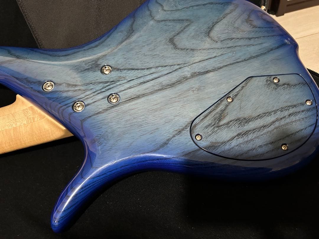 ベース F-bass BN5