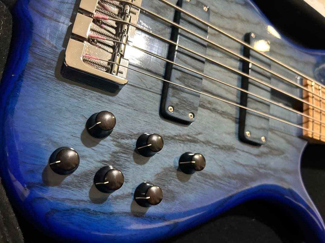 ベース F-bass BN5