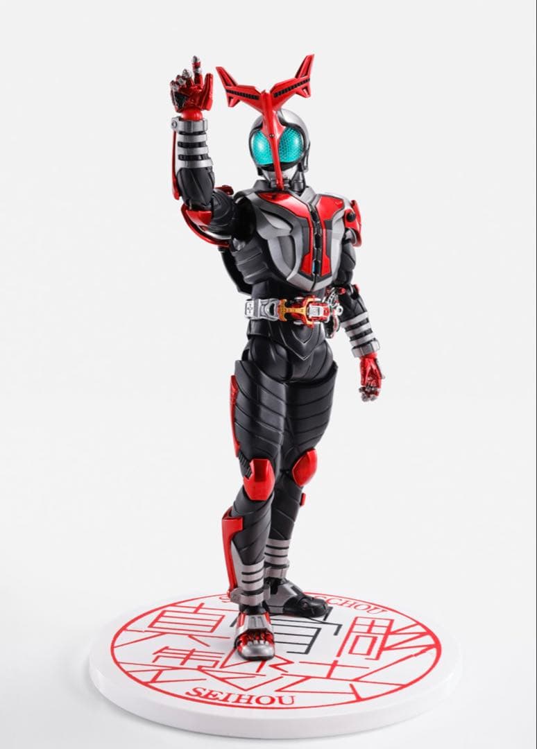 S.H.Figuarts 真骨彫　仮面ライダーカブト　ハイパーフォーム　10th