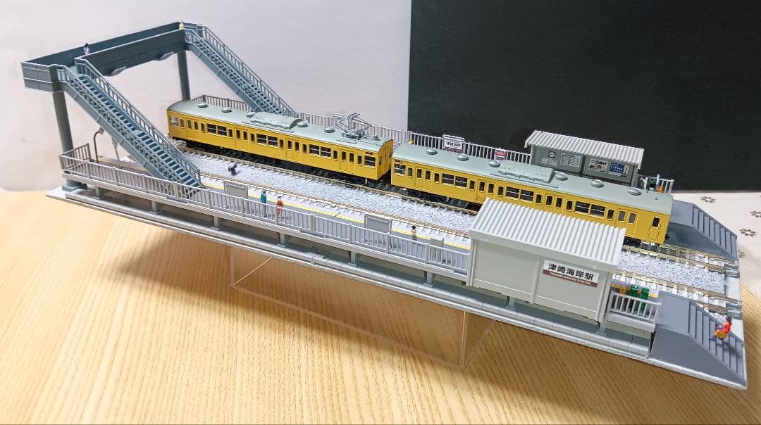 Nゲージ 対向式ホームセット（レール付き）ジオラマ ③