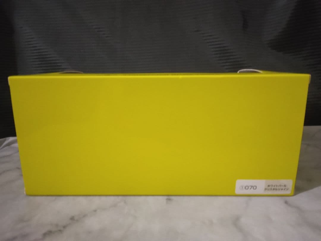 カラーサンプル　シエンタ　ホワイトパールクリスタルシャイン