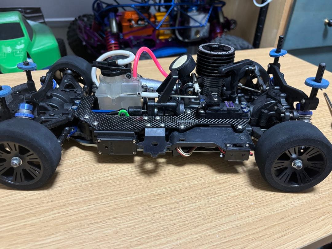 t*8様 京商FW05 エンジンラジコン