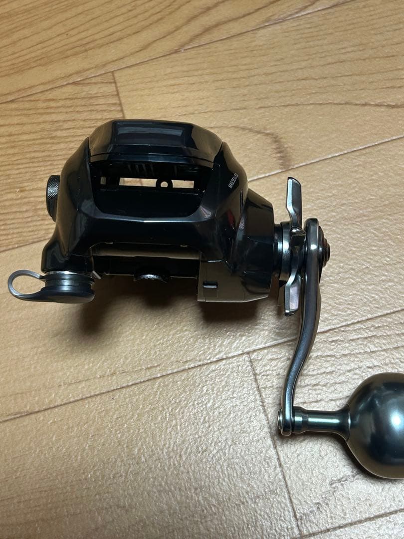 ダイワ　電動リール　SEABORG 300J L 本体と付属品