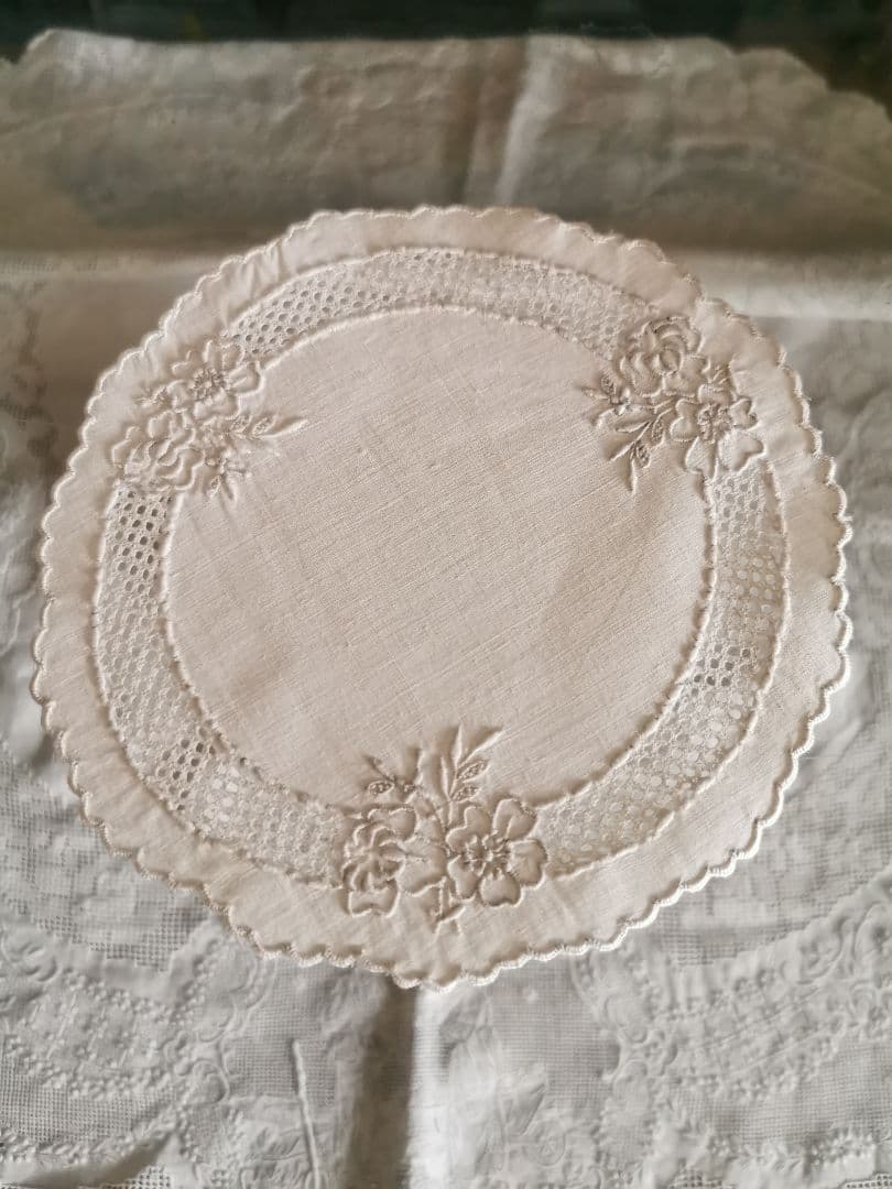 アンティーク桜刺繍ドイリー シュバルム透かしローズステッチ マディラ刺繍レースα