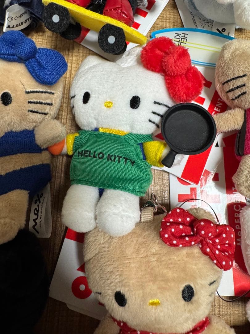 【新品】ME％ × Hello Kitty 限定コラボ マスコット 全27種