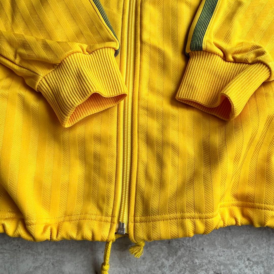 アディダス 爽やか セットアップ ジャケット ハーフパンツ 万国旗タグ