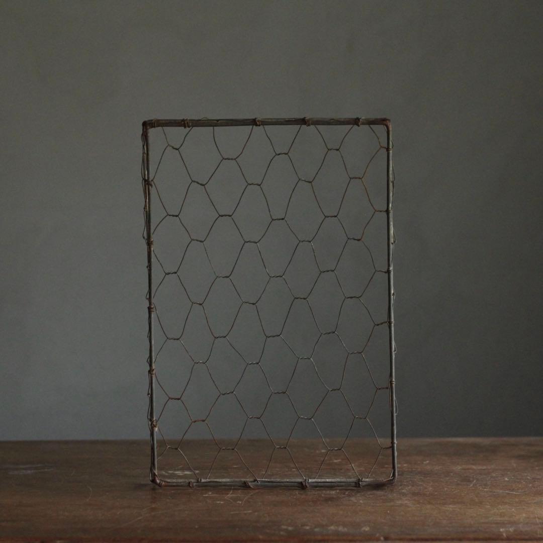 鉄あるいはブリキを編んだ トレイ 籠 坂田さん的 古道具 オブジェ アンティーク