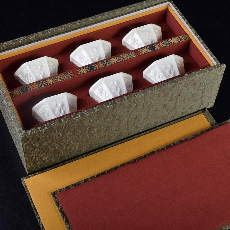 中国　徳化窯白磁　花刻　八角煎茶碗　六客　箱付　M　9027E