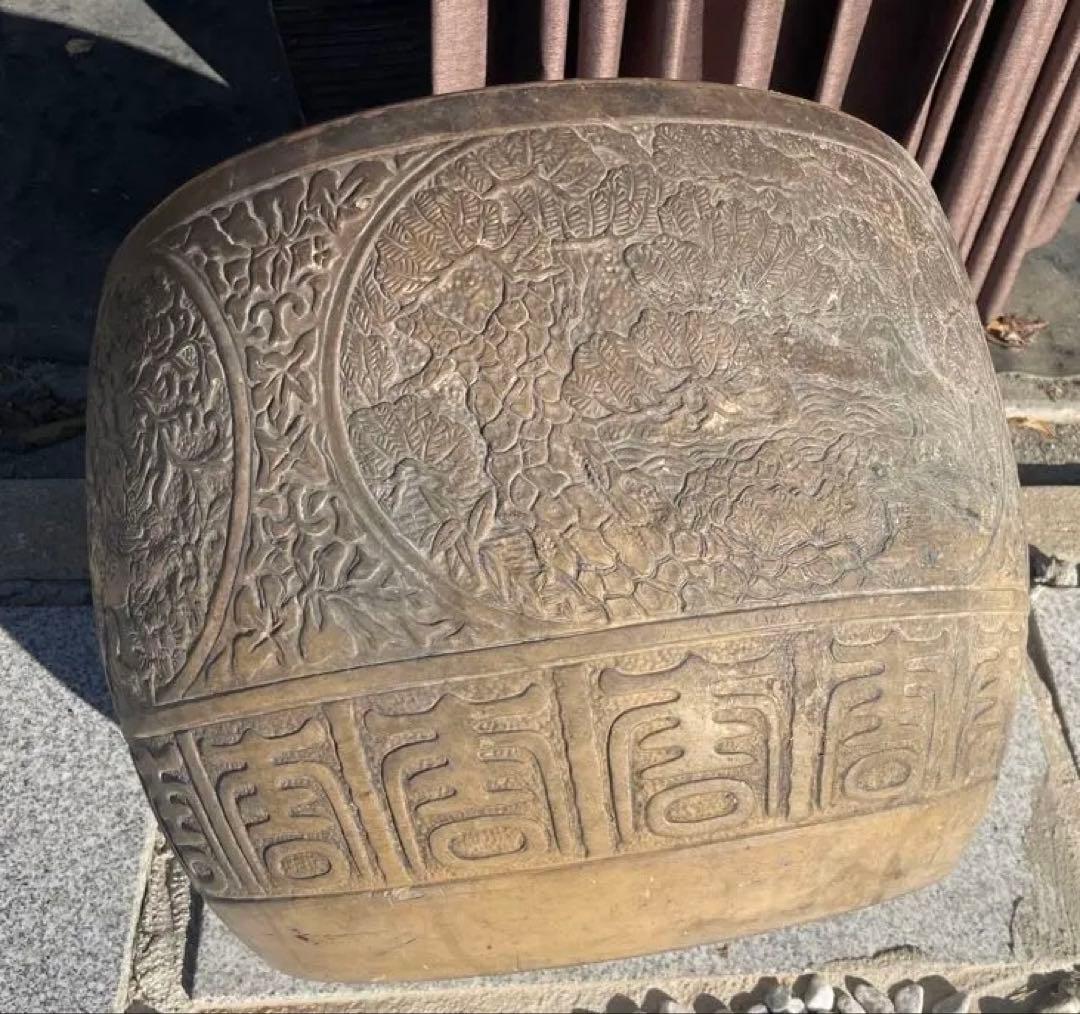 【大セール】火鉢 伝統的な彫刻模様