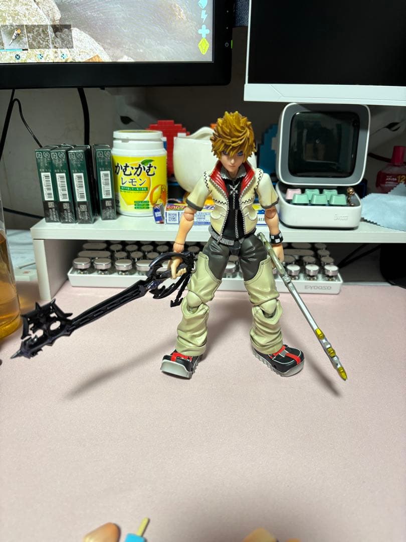 希少 キングダムハーツPLAY ARTS改 ロクサス フィギュア 訳あり