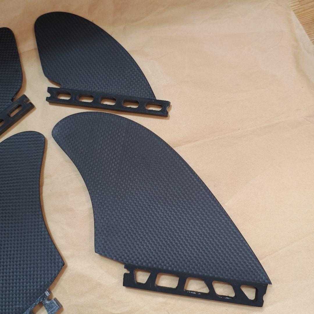 カーボン　クワッドフィン　フューチャーフィン対応　ツインフィン　リアフィン