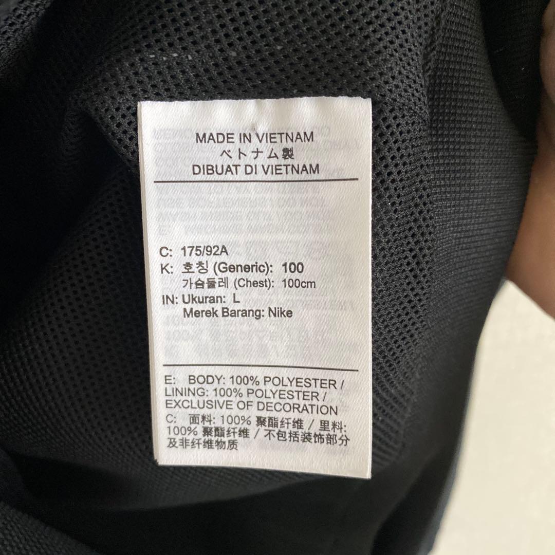 Nike ブラック ウィンドブレーカー