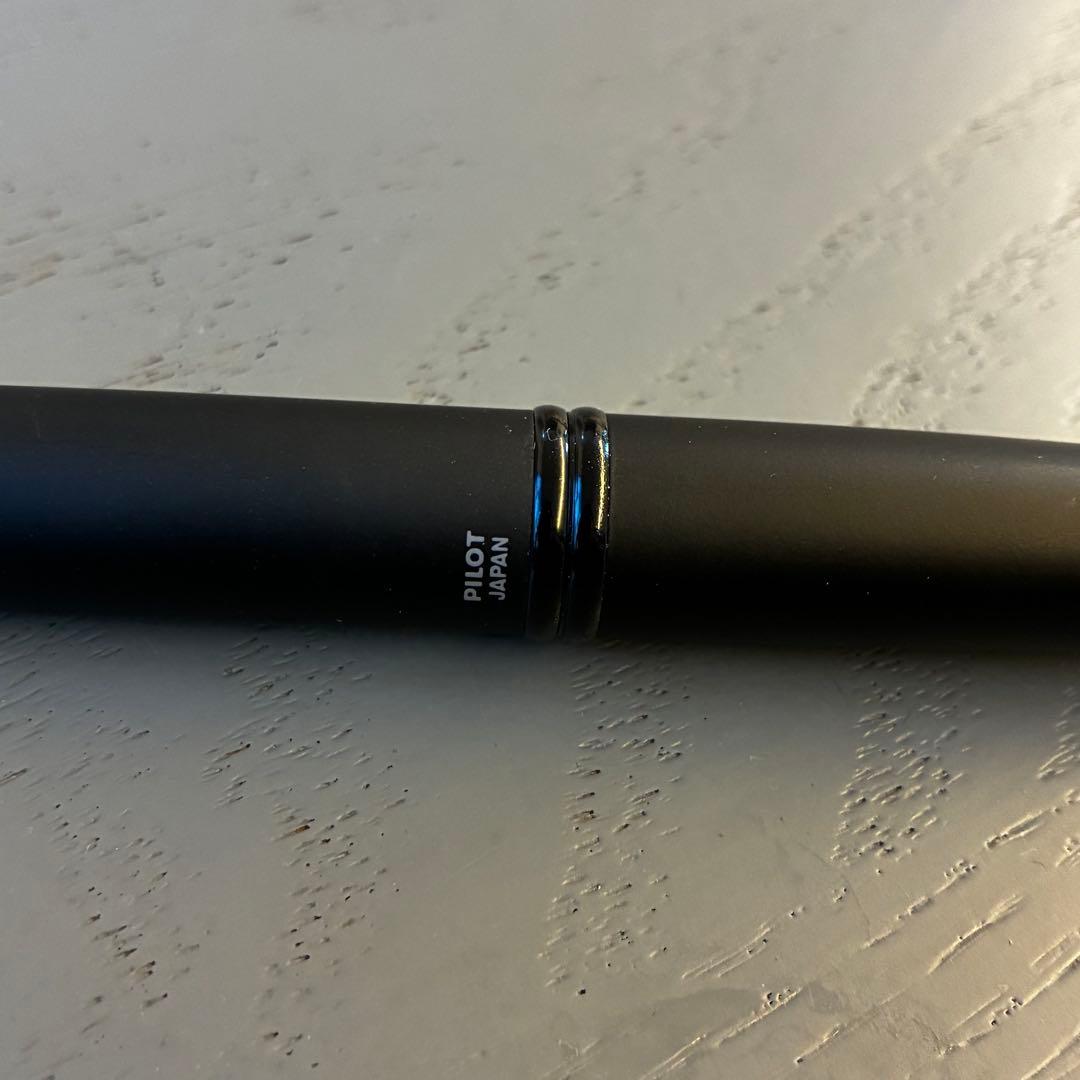 キャップレス マットブラック　M