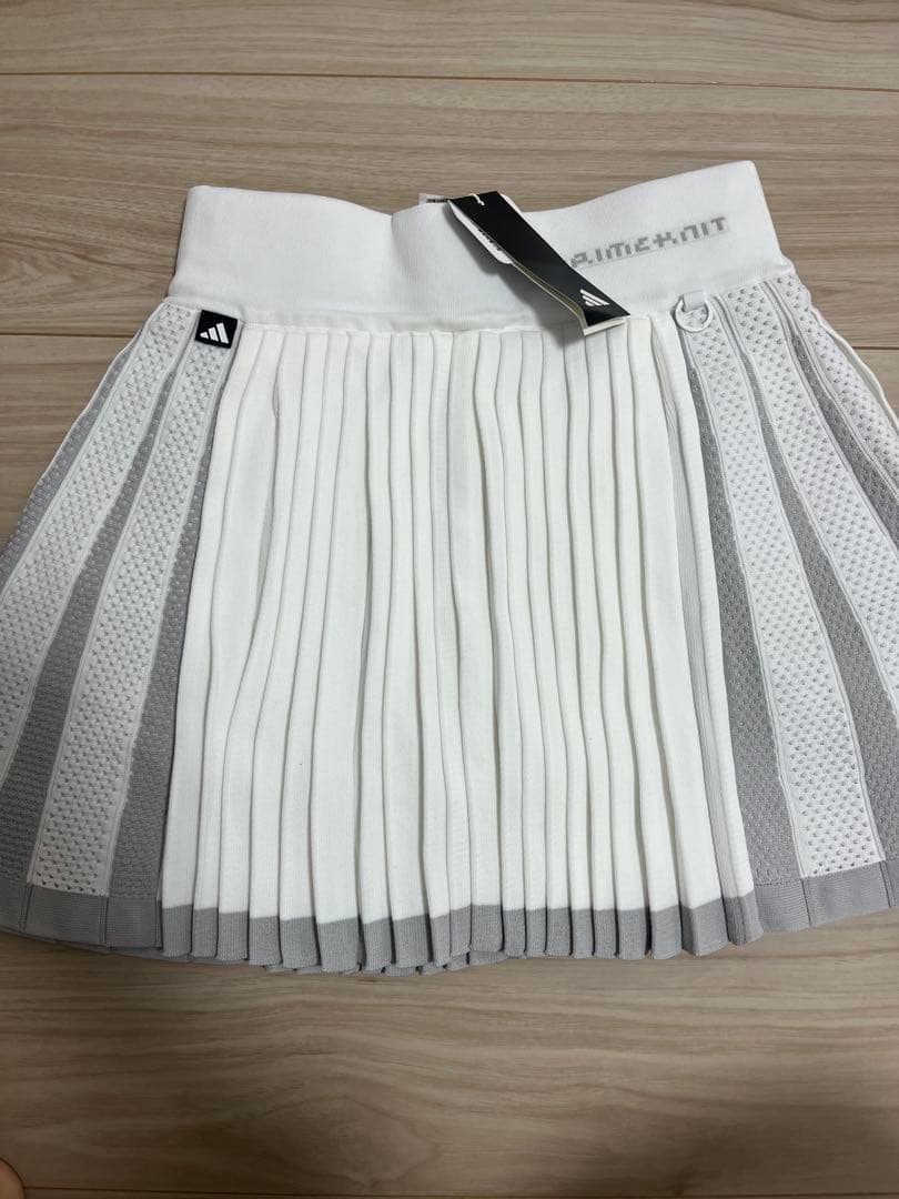 新品　アディダス　ゴルフ　長袖セーター　フレアースカート　　セットアップ　XL
