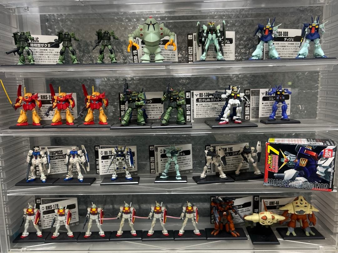 バンダイのガンダムコレクション1/400 フィギア約300体（バラ売り不可）
