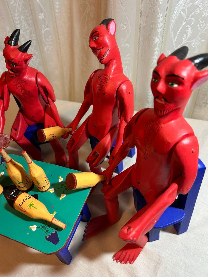 メキシコ　ウッドカービング　Inocencio Vasquez 作　「悪魔の宴」