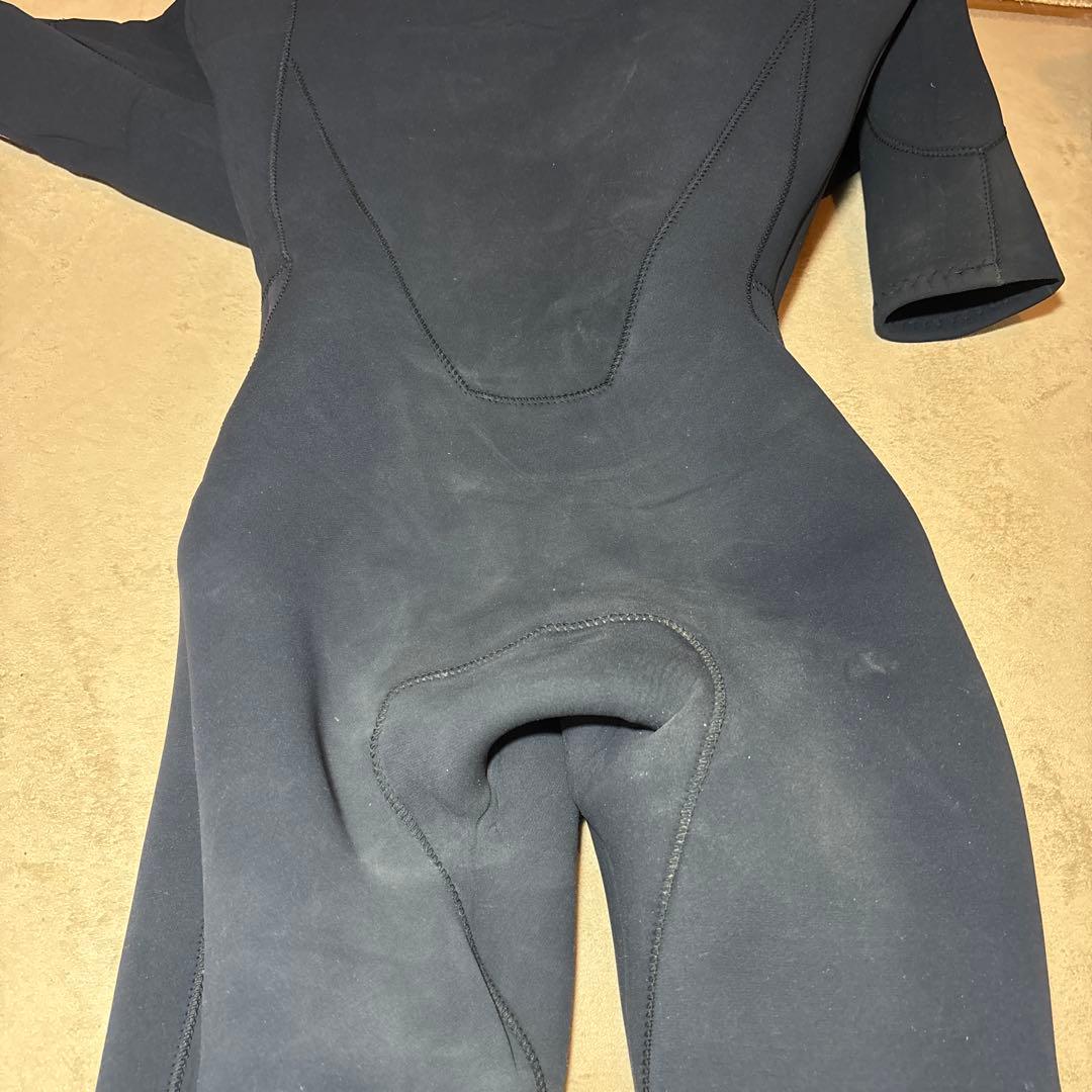 たけ.•*¨*✿ 　billabong ウエットスーツ