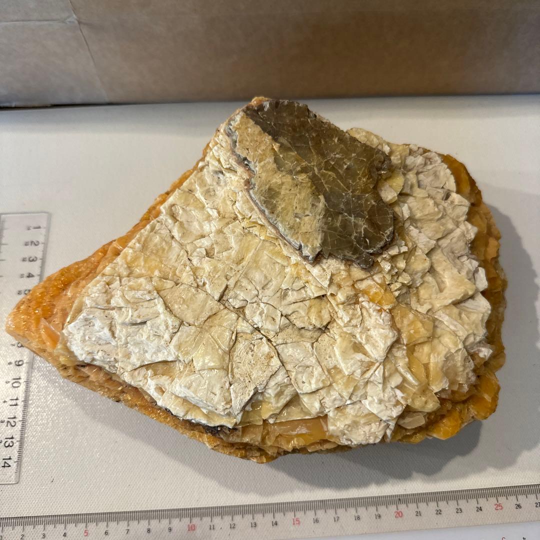 然別オパール 北海道石 蛍光オパール約3200ｇ