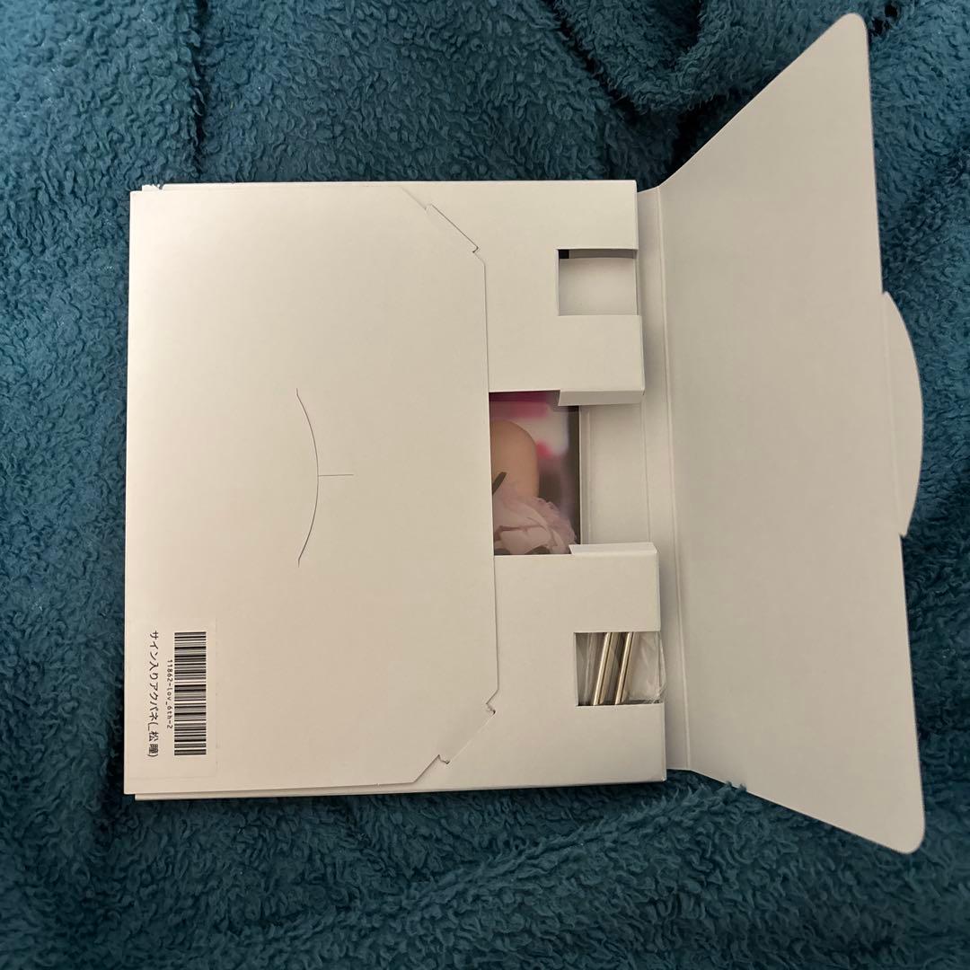 イコラブ 髙松瞳 ラッフル 2等 直筆サイン入りアクリルパネル