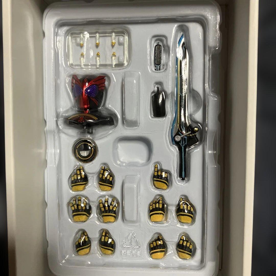 S.H.Figuarts (真骨彫製法) 仮面ライダーオーズ ラトラーターコンボ